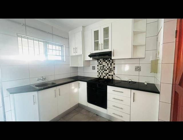 3 BEDROOM PROPERTY TO RENT IN ARBORETUM